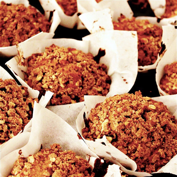 By @Eat.The.Fabulous Apfel Pekan Streusel Muffins Rezept auf ohhhsorelaxed.com